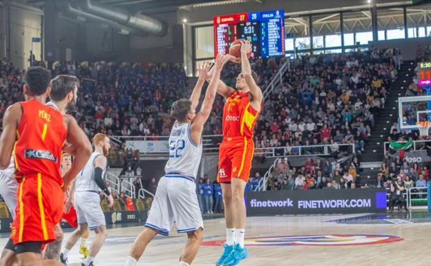 Fiesta incompleta de España en Cáceres