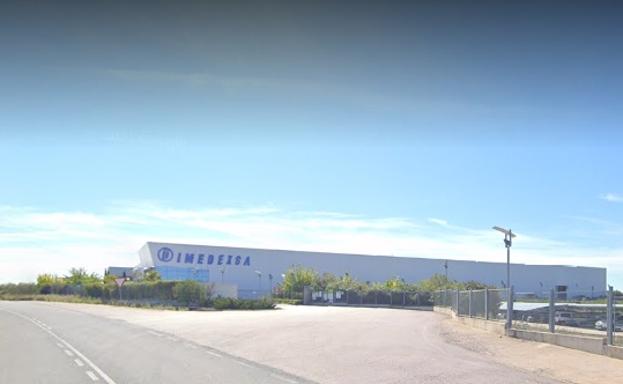 Herido un trabajador en Santiago del Campo al caerle sobre la pierna una barra de hierro