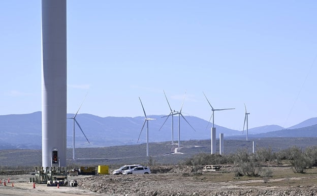 Las dos nuevas instalaciones de renovables producirán energía para más de 50.000 viviendas