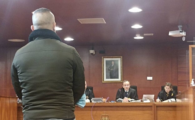 El estafador que conoció a su víctima cacereña por Badoo es condenado a pagarle 65.842 euros