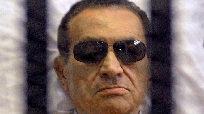 Mubarak, condenado a tres años de cárcel por malversación de fondos