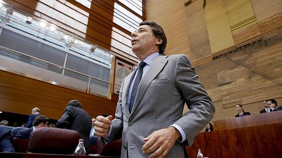 Ignacio González ensalza la «magnífica» sanidad madrileña en la gestión del ébola