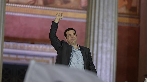 Tsipras: «Grecia deja atrás el desastre de la austeridad»