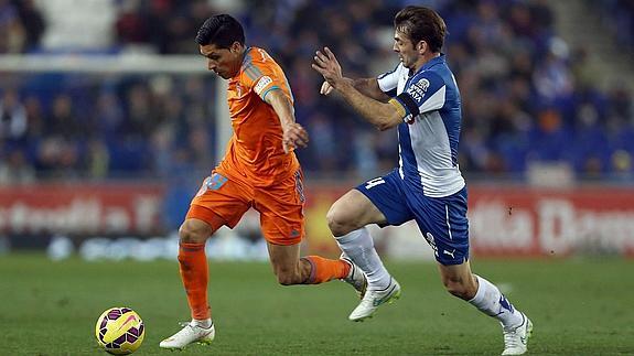 El Valencia aguanta el envite del Espanyol