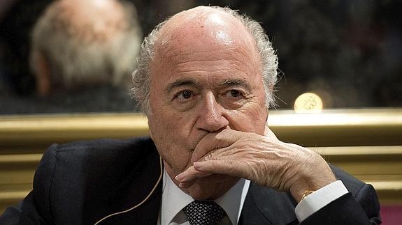 Blatter condena los incidentes racistas de los últimos días