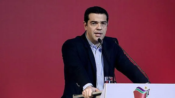 Tsipras acusa a España y Portugal de querer «derribar» su Gobierno