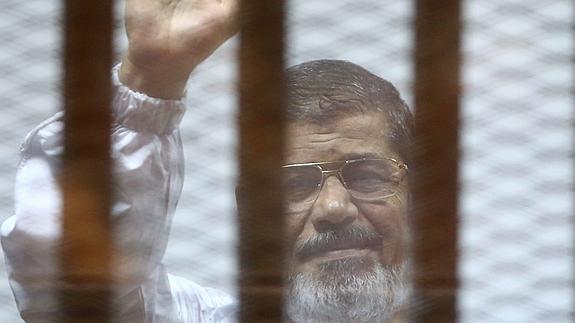 El expresidente egipcio Mursi, condenado a 20 años de cárcel