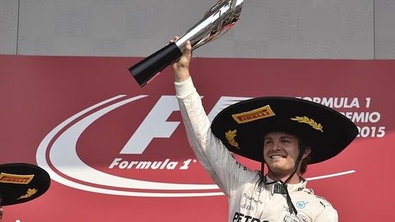 Rosberg se gana el corazón de México