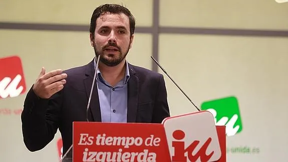 Garzón insiste en la unidad con Podemos y Cayo Lara les acusa de lanzar una «OPA hostil»