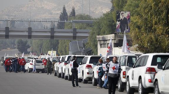 Un convoy con alimentos sale rumbo a la ciudad siria de Madaya