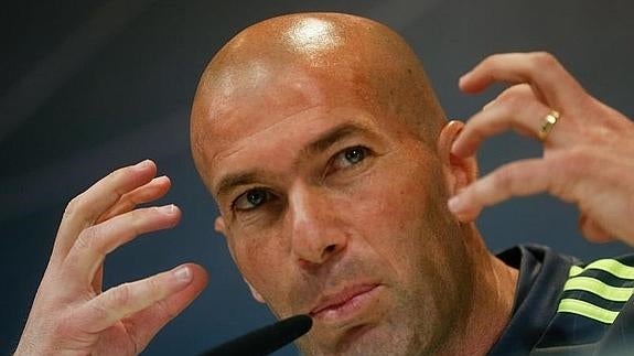 Zidane: «Bastantes líos tengo yo como para hablar de Benítez»