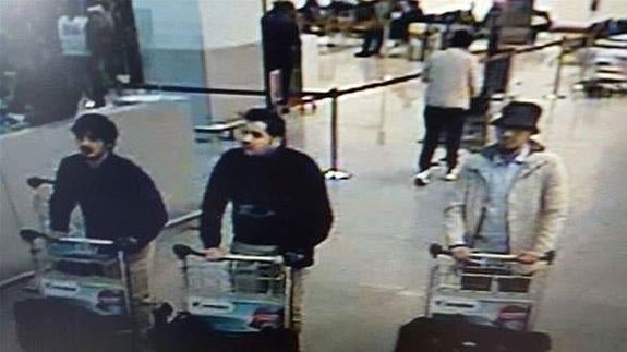 Identifican a uno de los detenidos como el tercer terrorista del aeropuerto