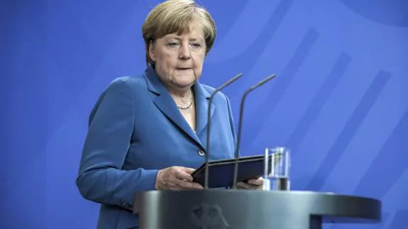 Merkel garantiza que el Estado protegerá «la seguridad y la libertad»