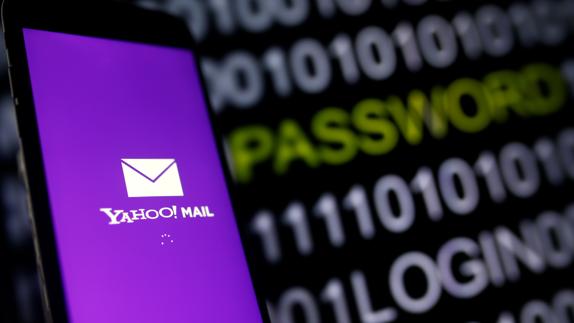 Yahoo cumplió con una orden judicial para espiar correos de sus usuarios