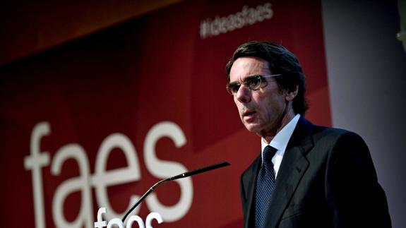 Aznar llama a evitar la «ficción infame» de mezclar víctimas y terroristas