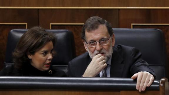 Rajoy asume, sin pronunciarlo, el perdón de su ministra de Defensa a las víctimas del Yak-42