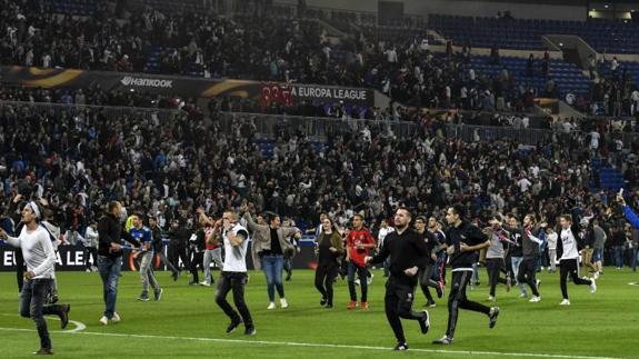 La UEFA excluirá al Lyon y al Besiktas si hay incidentes en los dos próximos años