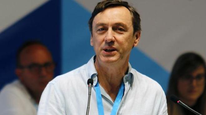 Hernando pide a Sánchez que dialogue con el PP y deje el 'no es no'