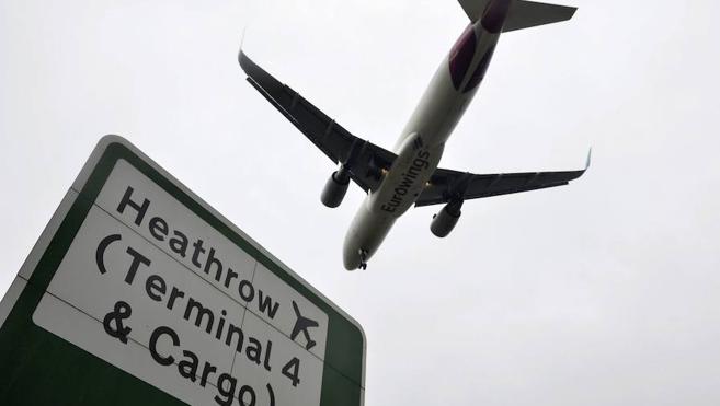 Un detenido en el aeropuerto de Londres por el atentado de Mánchester