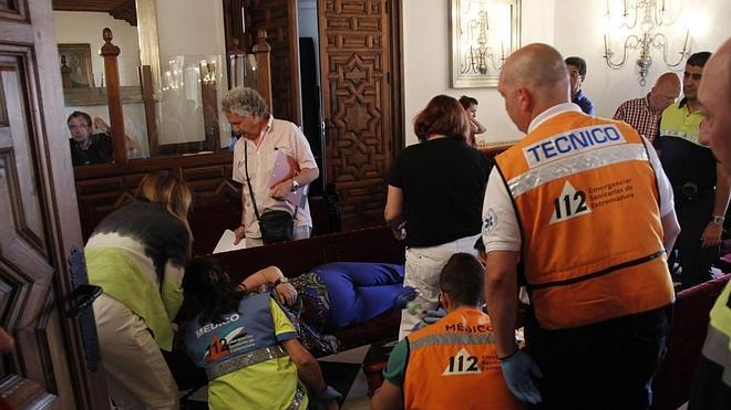 Reanudado el pleno de Cáceres tras el desmayo de una mujer