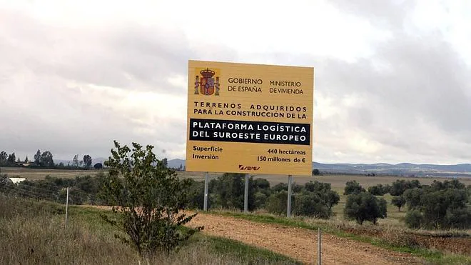 La Plataforma Logística de Badajoz avanza un pacto "estratégico" con varios puertos lusos