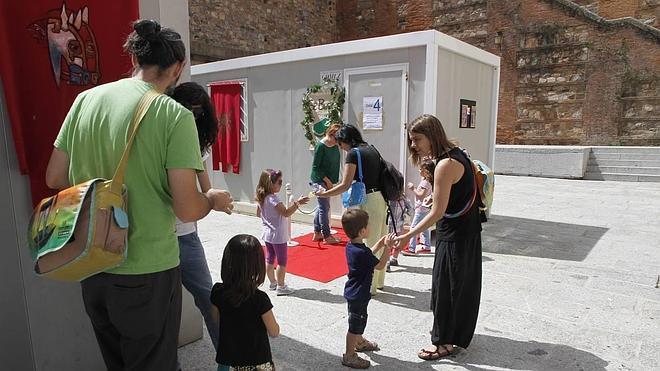 La magia del teatro que cura la claustrofobia en casetas de obra
