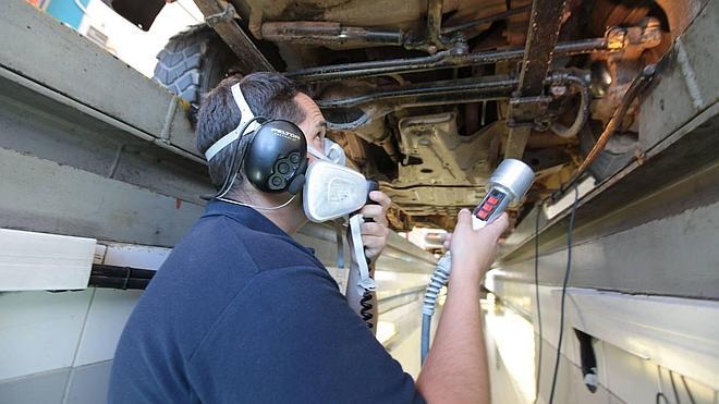 La espera para conseguir cita en la ITV aumenta en verano