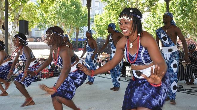 Badajoz baila con los pueblos del mundo