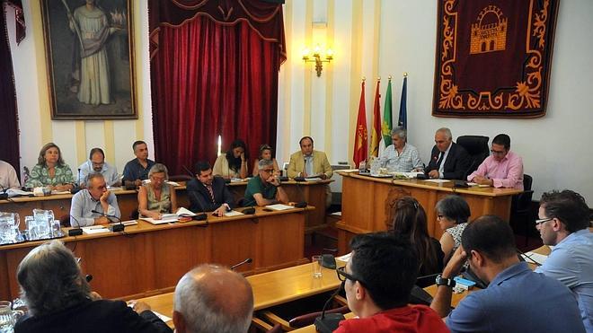 El Pleno aprueba la rebaja en la tasa de basura con los votos del PP