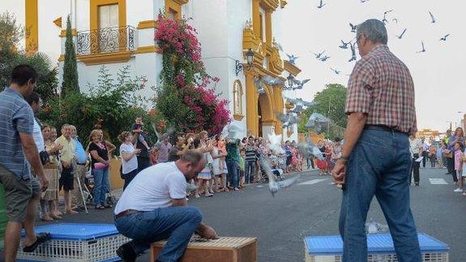 Los vecinos de San Roque sacan al patrón del barrio en procesión