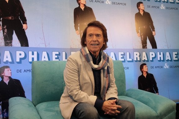 Raphael repasa su trayectoria en el Palacio de Congresos