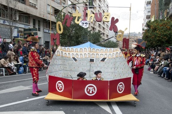 El desfile de comparsas de Badajoz suma dos jurados nuevos para los estandartes