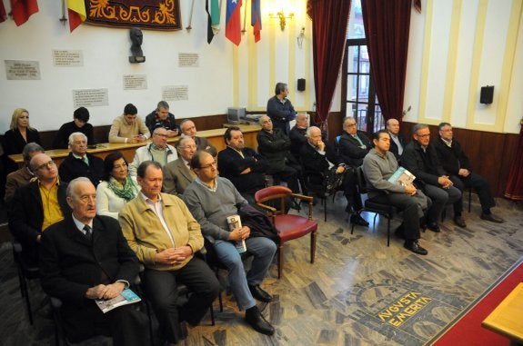 Acedo se reúne con colectivos de la ciudad para sumar apoyos sobre la casa del presidente