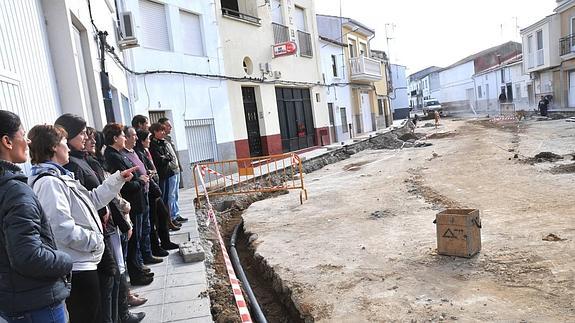 La reforma de la plaza altera la paz en Riolobos