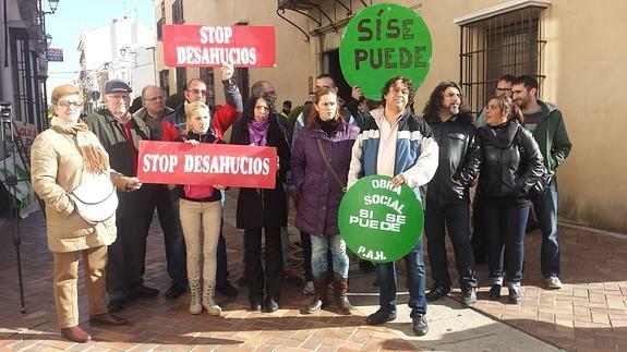 Anuncian la orden de desalojo de 16 familias, con diez menores, en un edificio ocupado en Almendralejo