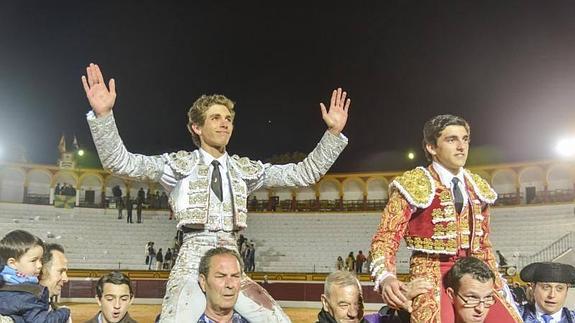 Triunfo de Ginés Marín y Terrón en una entretenida novillada de Talavante