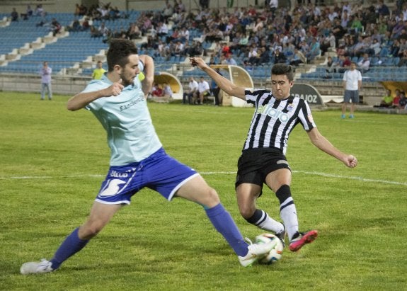 El Badajoz saca sus dientes de Marfil