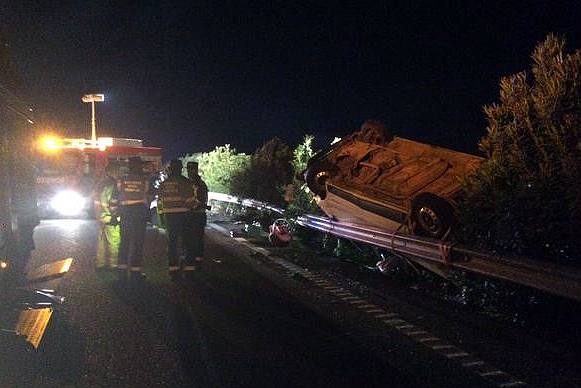 Vuelca una furgoneta con diez personas tras salirse de la vía cerca de Lobón