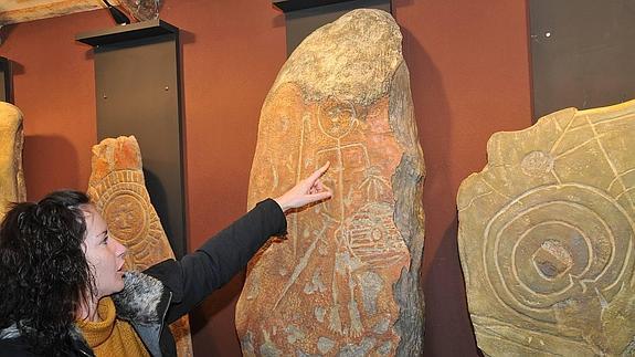 Paseos por la Prehistoria a través del arte rupestre de Monfragüe