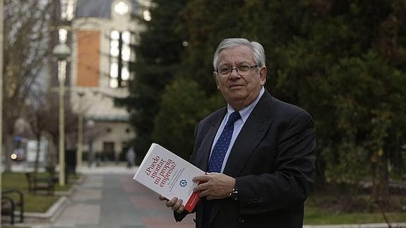 Fernando Jáuregui presenta en Aula HOY el libro 'Historia vivida de España. 1970-2020'