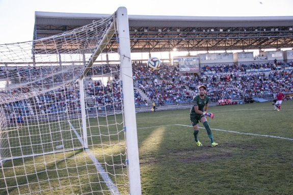 El Badajoz no se rinde