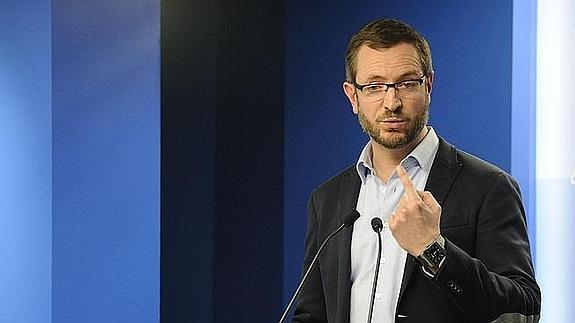 El alcalde popular de Vitoria anuncia que se casa con su novio