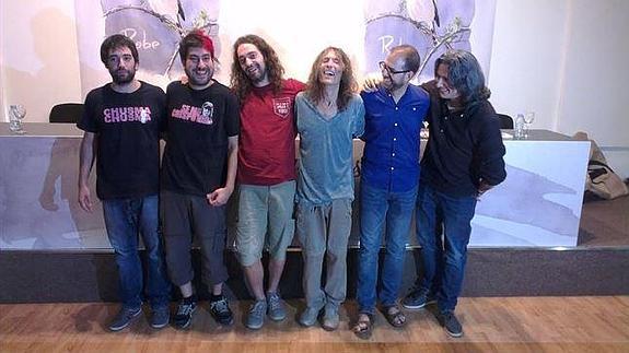 Robe Iniesta: "Hay exceso de imitación en todo y eso es un problema de educación"