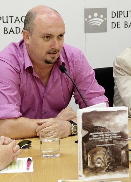 El campanariense Alonso Gutiérrez presenta su libro sobre los hornos de cal y teja de Magacela