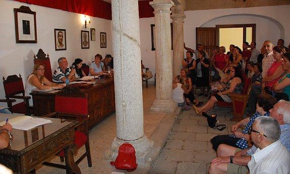 PSOE y PP se comprometen a rebajar la tensión política