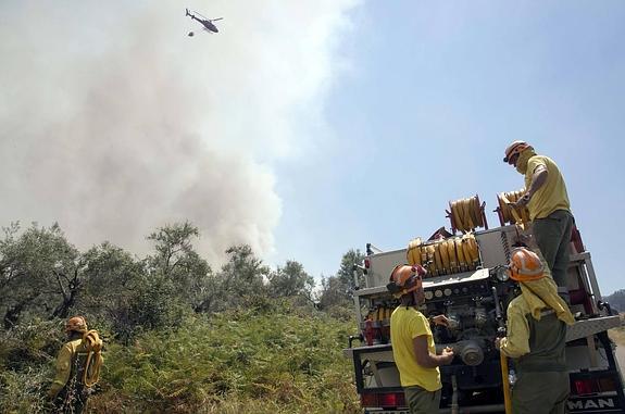 La Guardia Civil pide pistas para esclarecer el origen del incendio que empezó en Acebo
