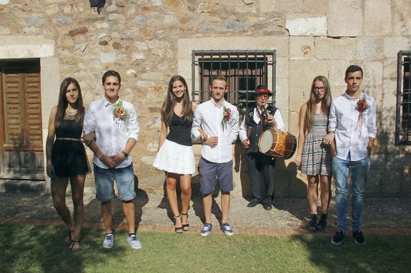 La Enramá enamora a 70 parejas