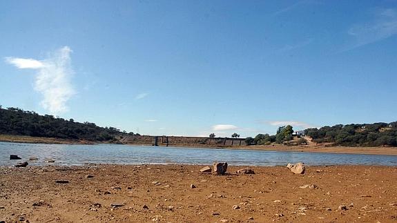 La sequía obliga a llevar agua a varios pueblos de Las Hurdes