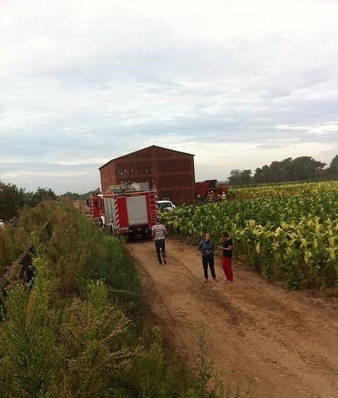 Fallece un trabajador bajo una máquina agrícola en Collado de la Vera