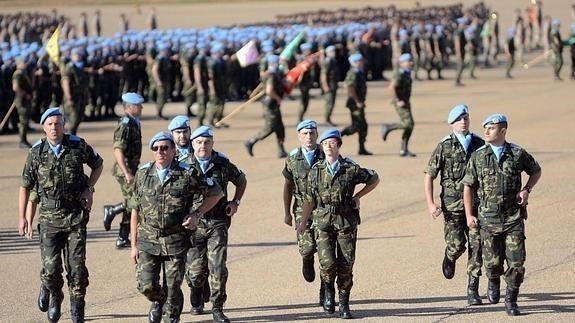 Los militares de la Brigada Extremadura XI repartirán 300 balones en Mali